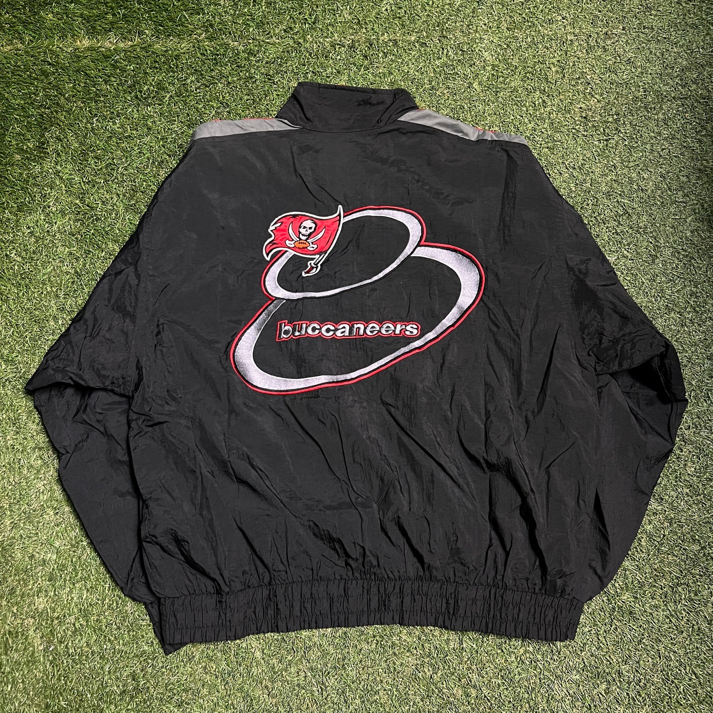 Tampa Bay Buccaneers black starter jacket logo athletic tag Size XL USED v14491