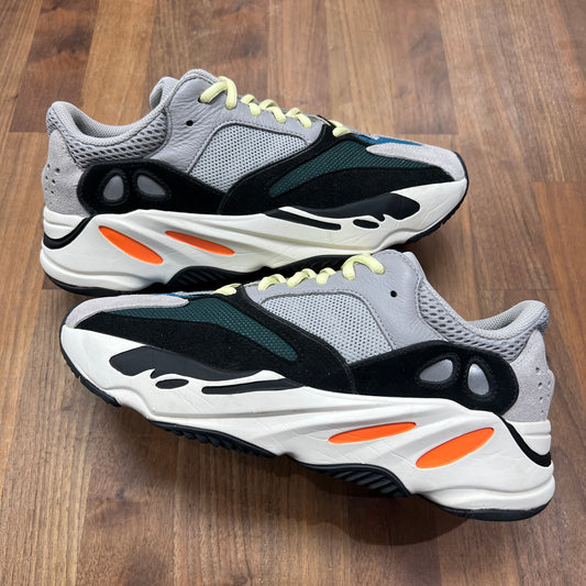 Yeezy 700 Waverunner Size 9 USED s15667