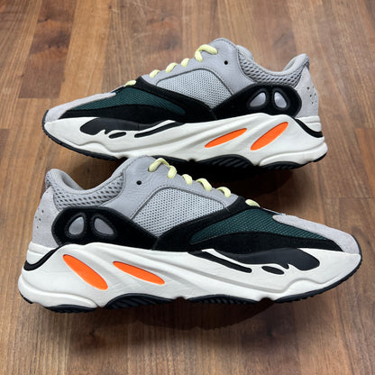 Yeezy 700 Waverunner Size 9 USED s15667