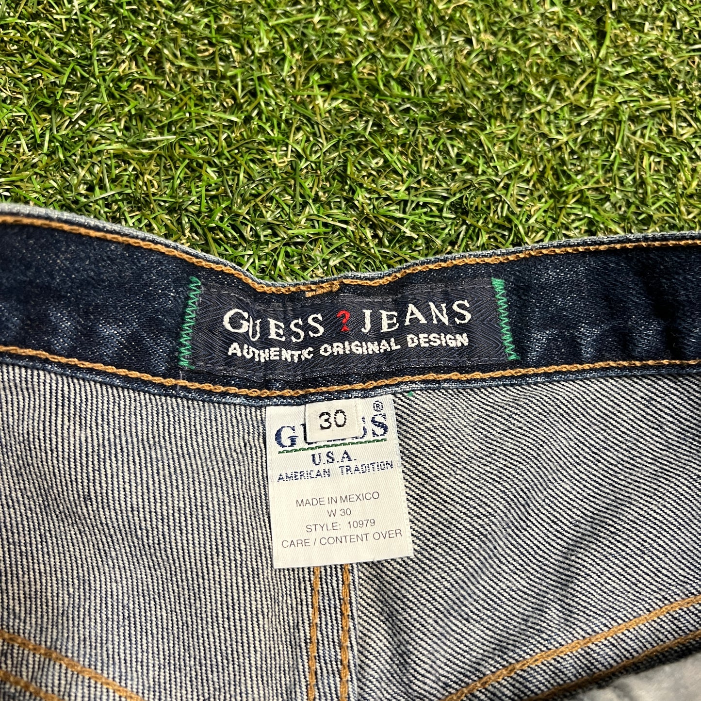 1990s Guess Jeans Denim Shorts Size 30 NEW v15599