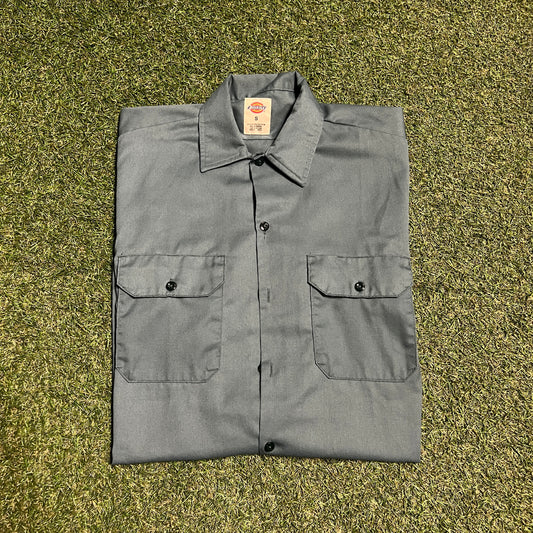 Dickies Plain Green Short Sleeve Button Up Work Tee Size Small USED v15597