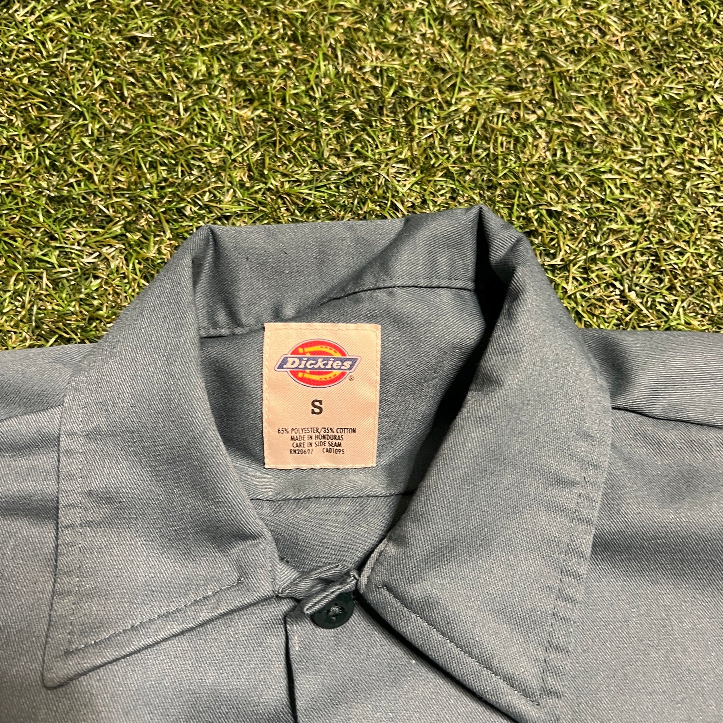 Dickies Plain Green Short Sleeve Button Up Work Tee Size Small USED v15597