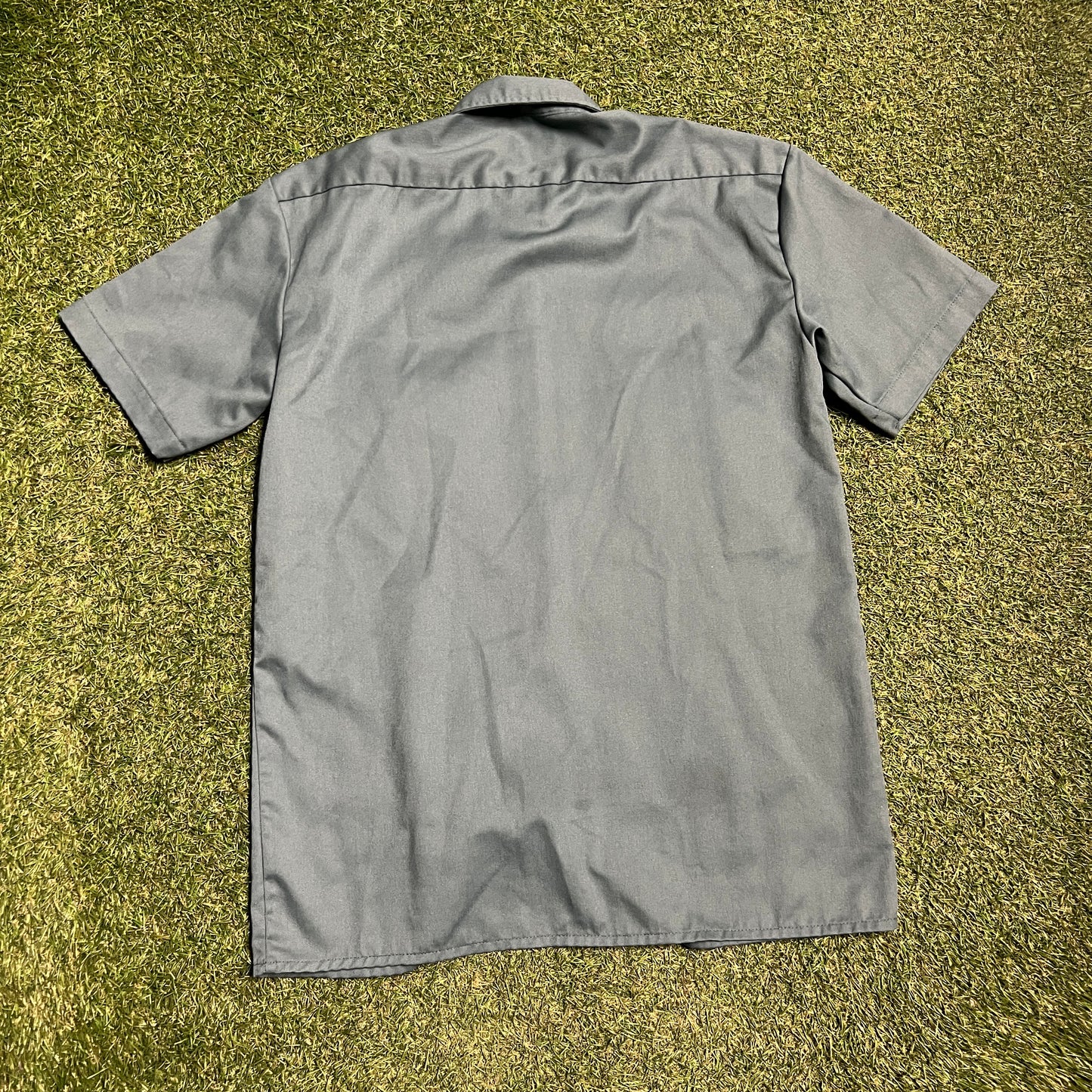 Dickies Plain Green Short Sleeve Button Up Work Tee Size Small USED v15597