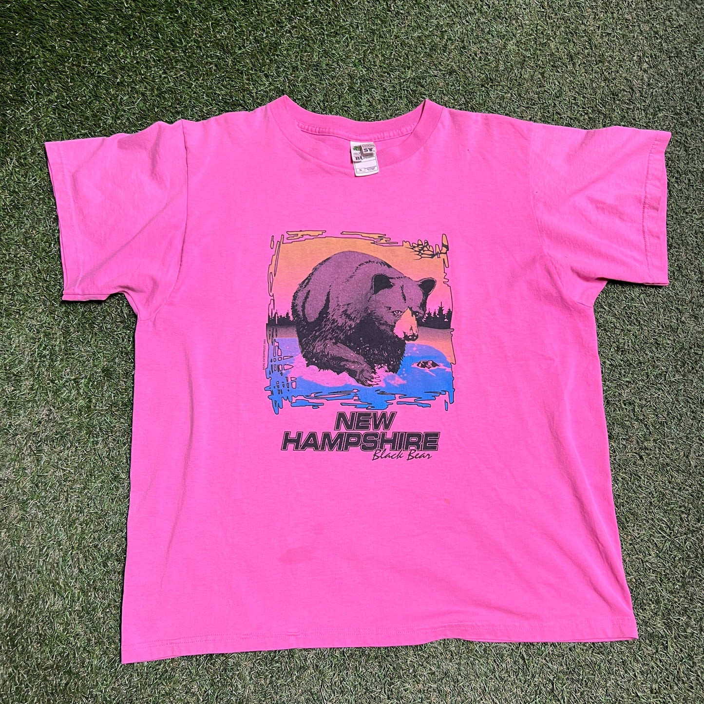 Y2K New Hampshire Black Bear Tee Pink Size XL USED v14569