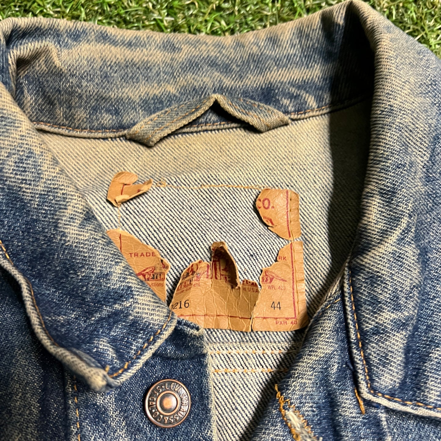 1992 Levis Denim Jacket Size 44 (XL) USED v15635