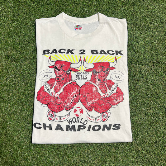 1990s Bulls "Back 2 Back" Champs White Tee Size Large USED v15651