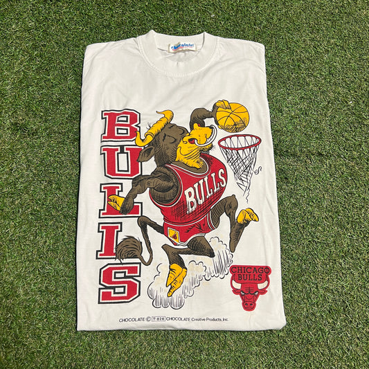 1990s Bulls Dunking "Chocolate" Tag White Tee Size Large USED v15650