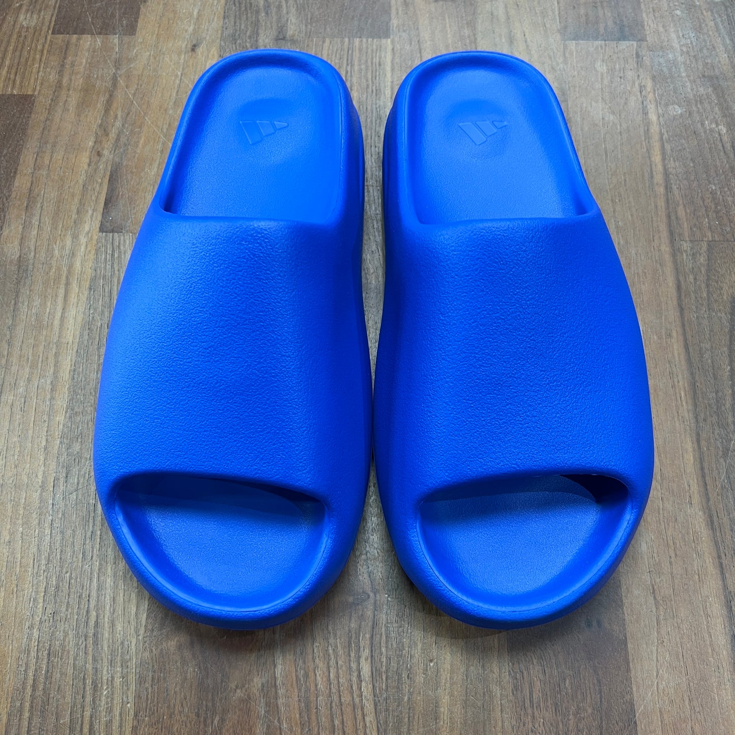 Yeezy Slide Azure Size 12 NEW S15915