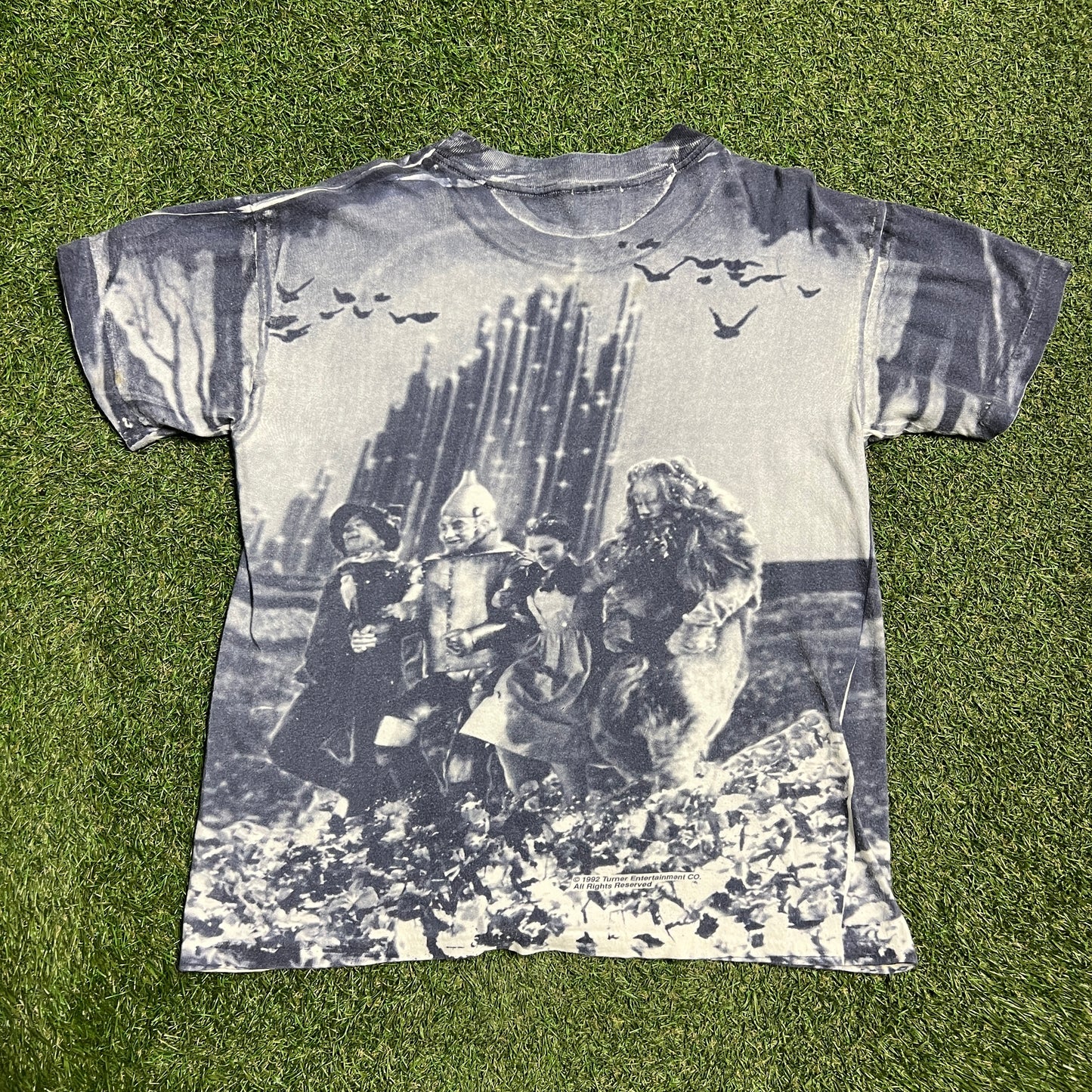1992 Wizard of Oz AOP Tee Size Large USED v15670