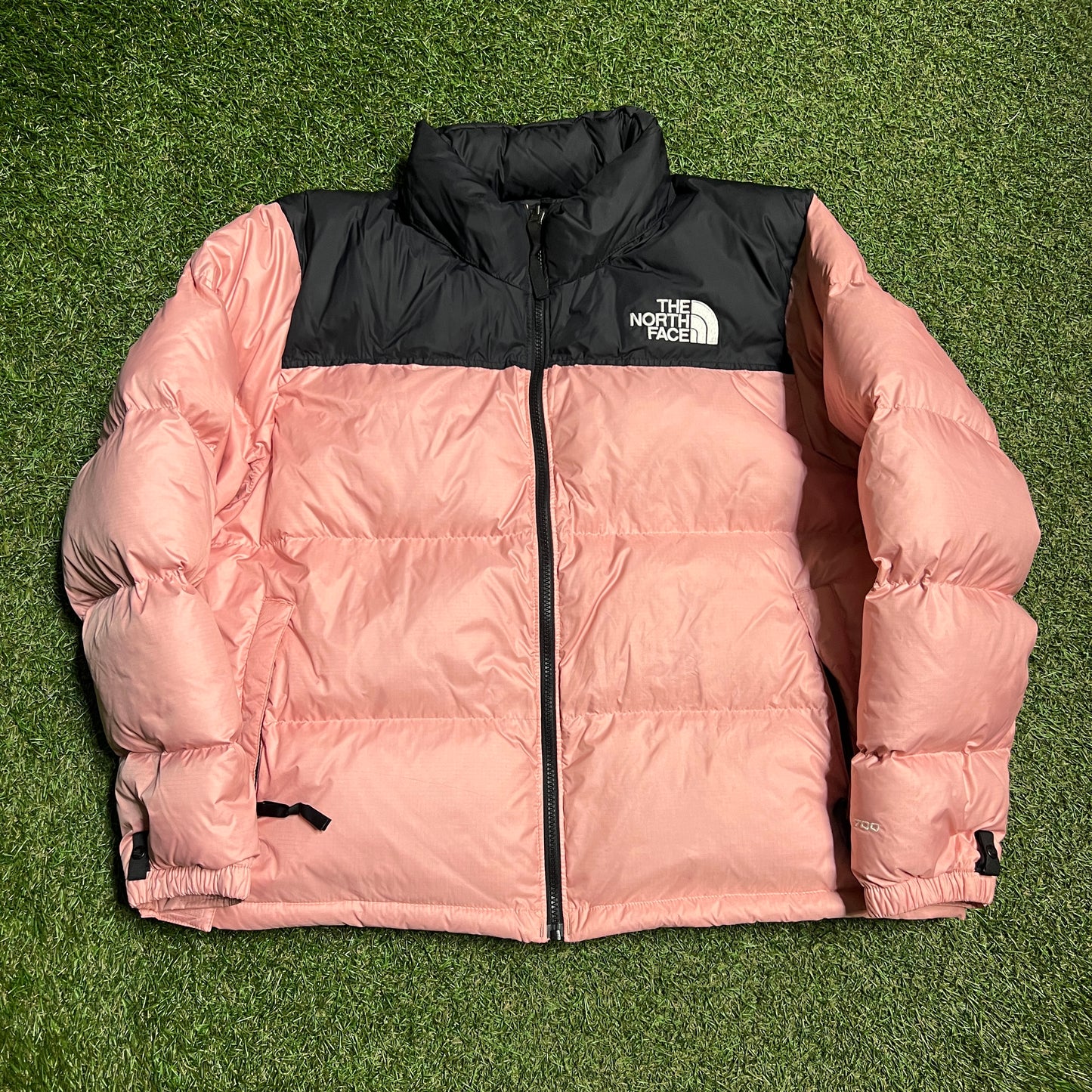 The North Face 700 Pink Puffer Jacket Size Medium USED v15708