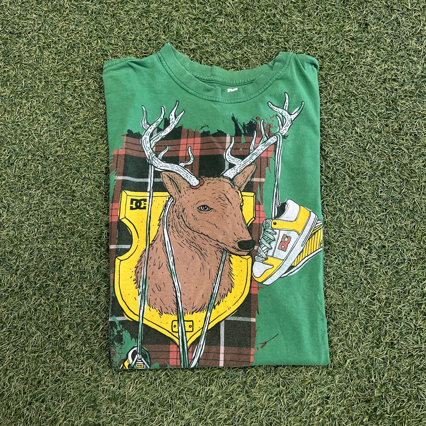 DC Deer Head Green Tee Size Medium USED v14732