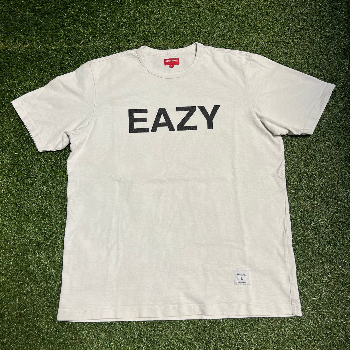 Supreme Eazy White Tee Size Large USED x11362