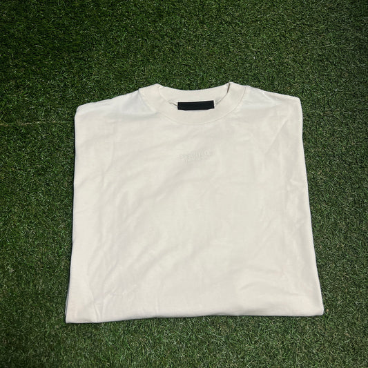 FOG Essentials tee cream small front logo Size Medium (XL) NEW x11302