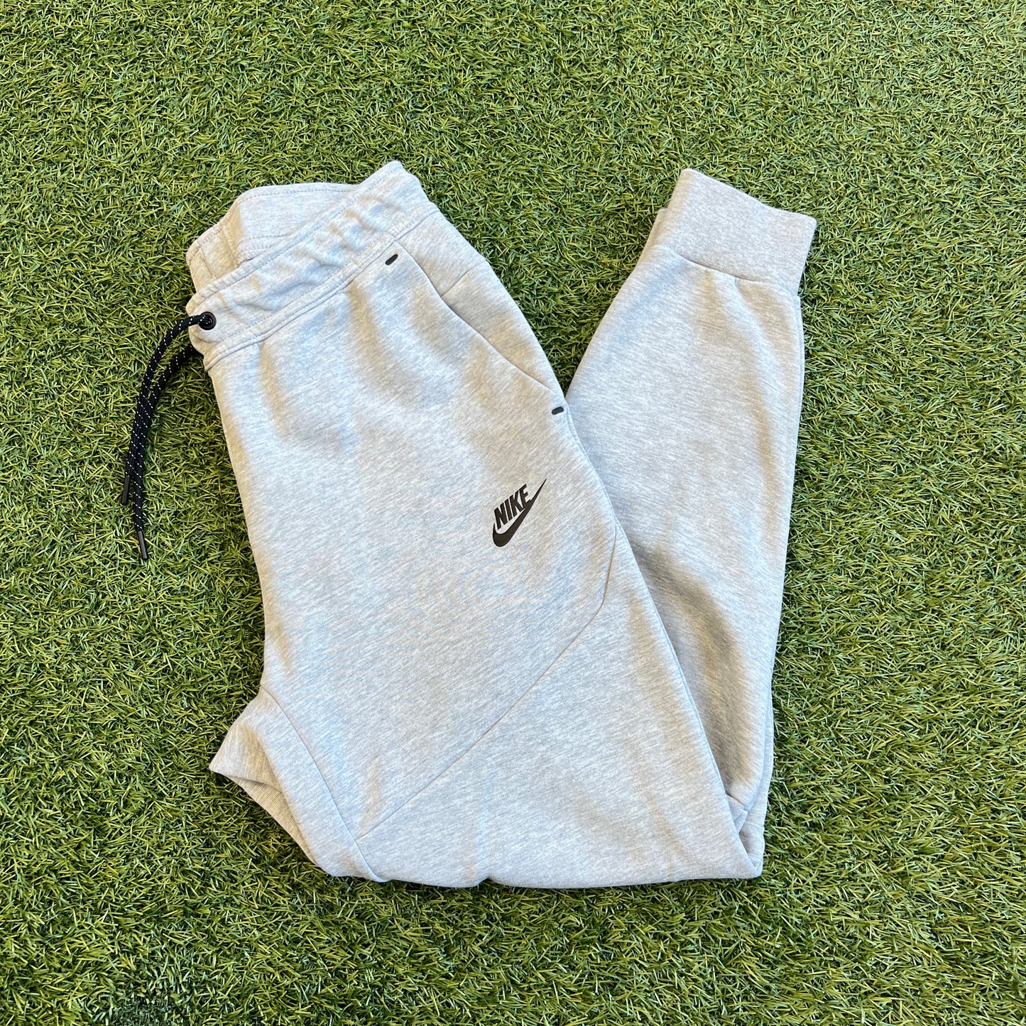 Nike Grey Tech Fleece Pants Size Small USED V15786