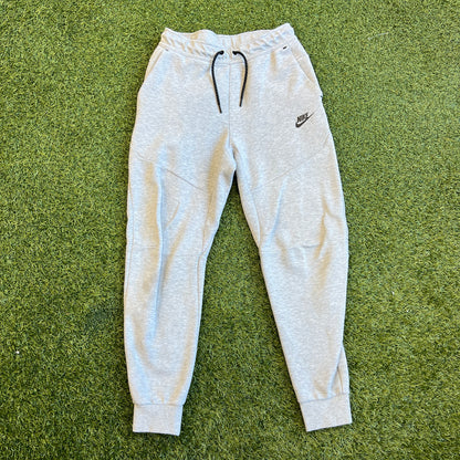 Nike Grey Tech Fleece Pants Size Small USED V15786