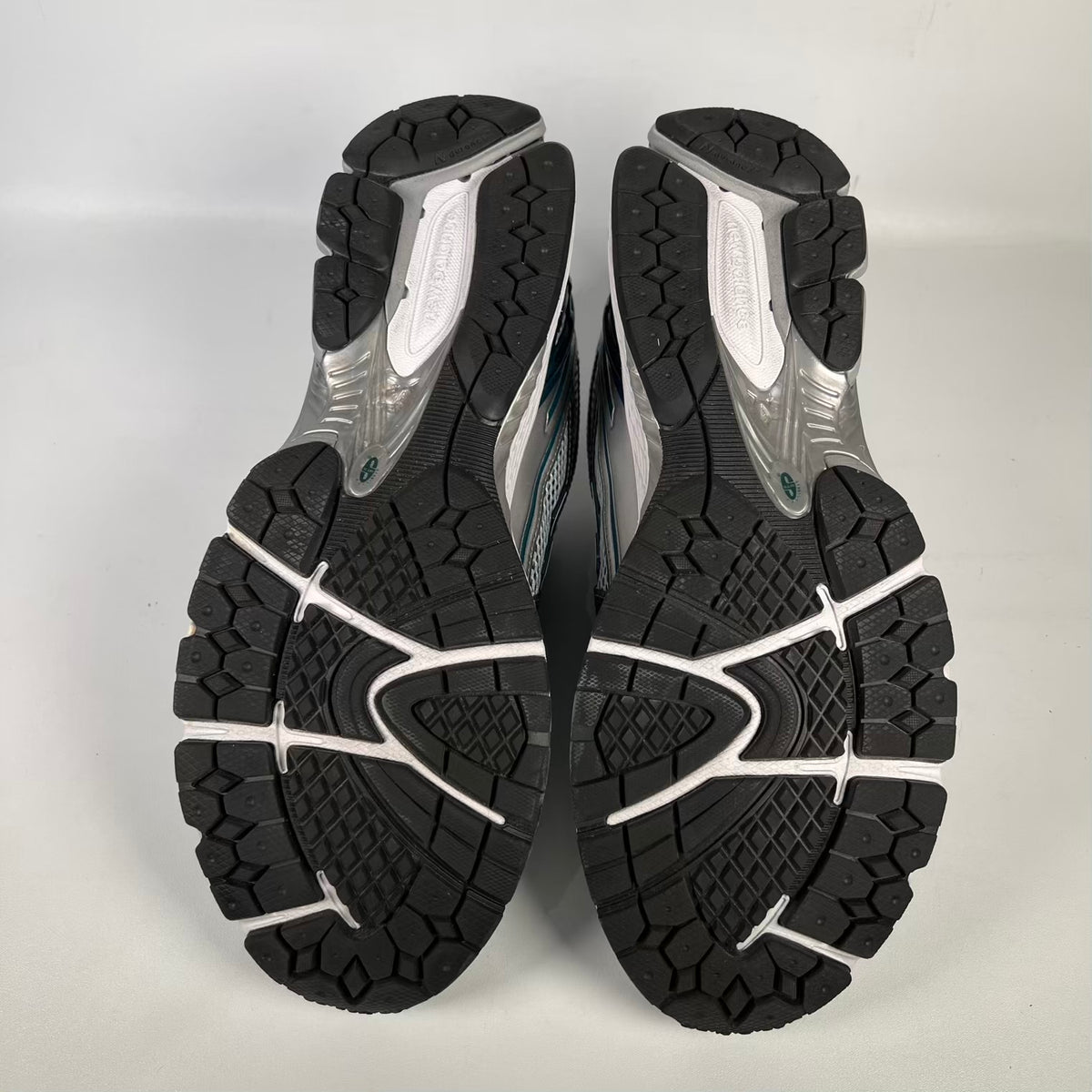 New Balance 1906R Silver Metallic Deep Ocean (2025) Size 12 USED s23825