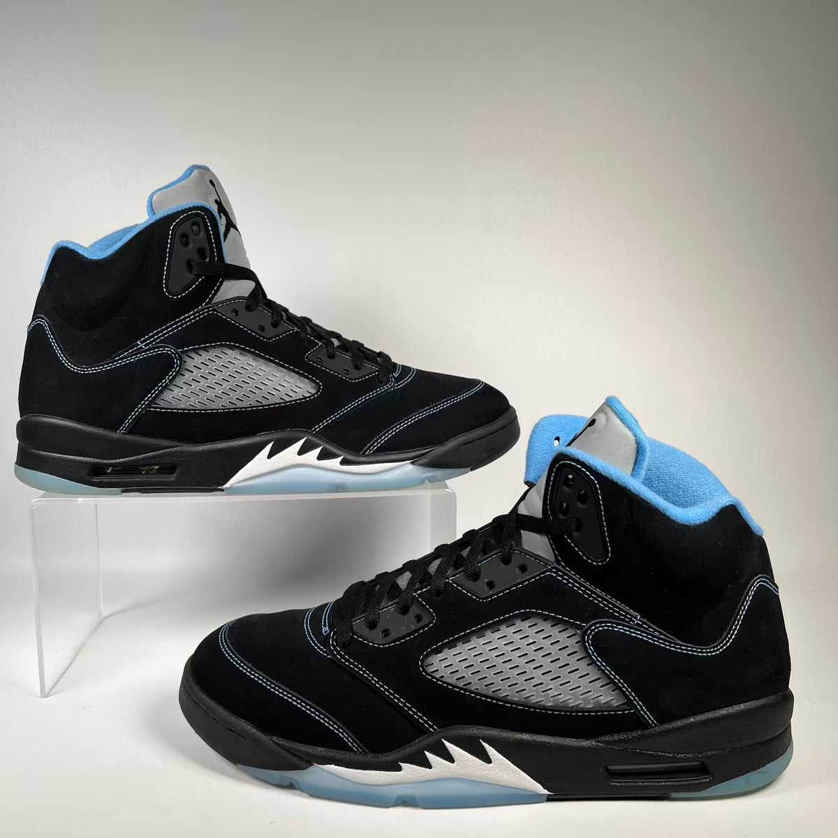 Jordan 5 Black University Blue (2026) Size 13 USED s23858