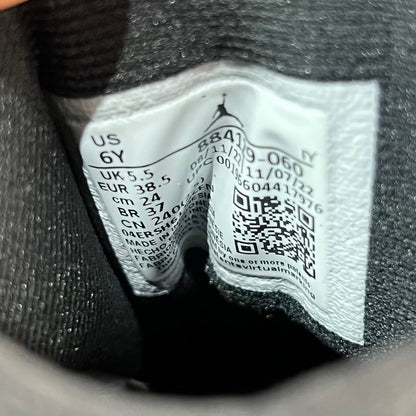 Jordan 13 Black Flint (2023) Size 6y NEW s23876