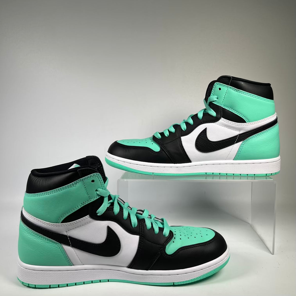 Jordan 1 High Green Glow (2024) Size 11 USED s23845