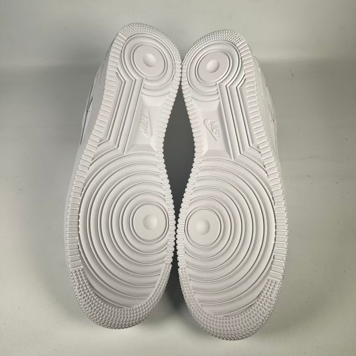Nike Air Force 1 Low Supreme White (2020) Size 12 NEW s23865