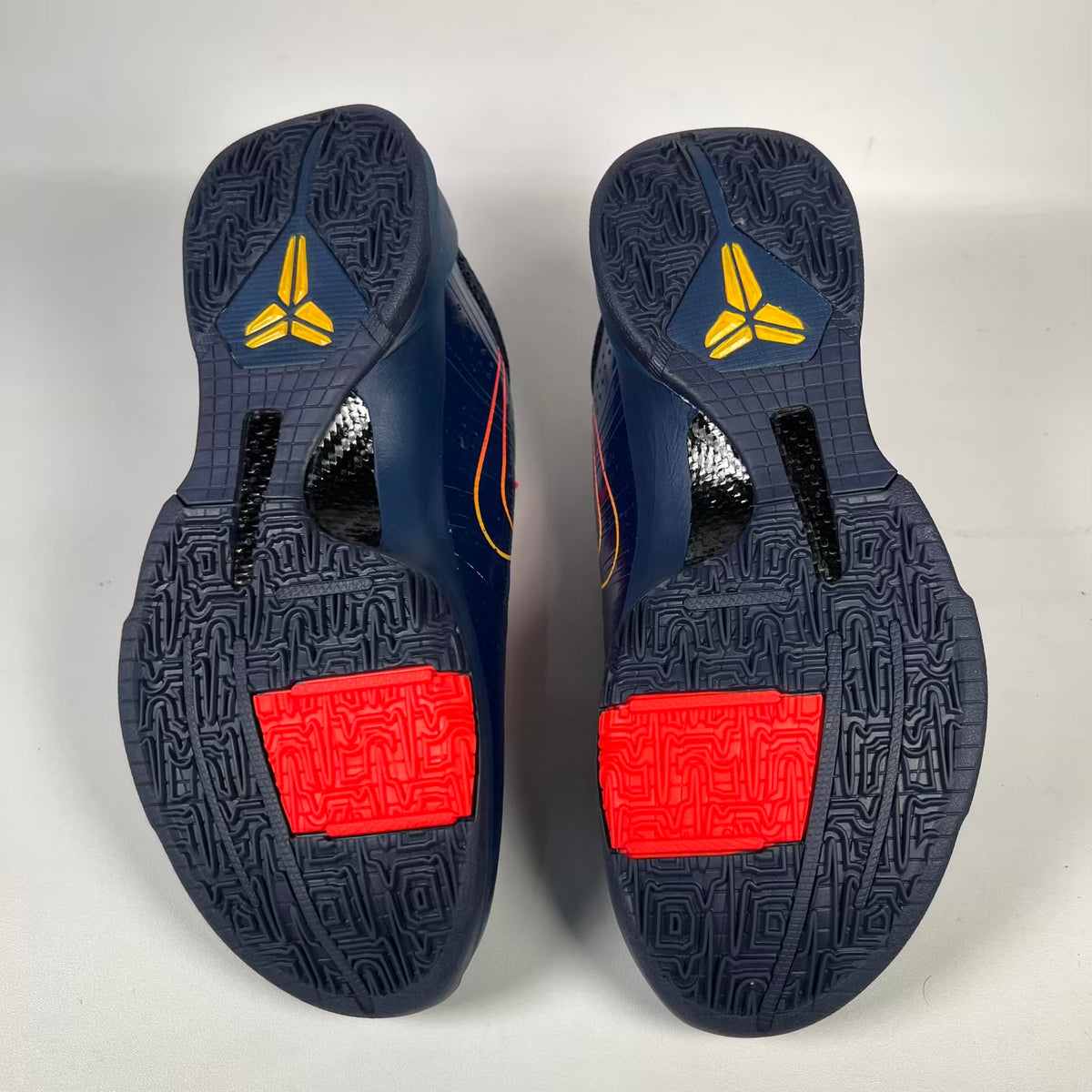 Nike Kobe 5 Indiana Fever (2025) Size 8 NEW s23861