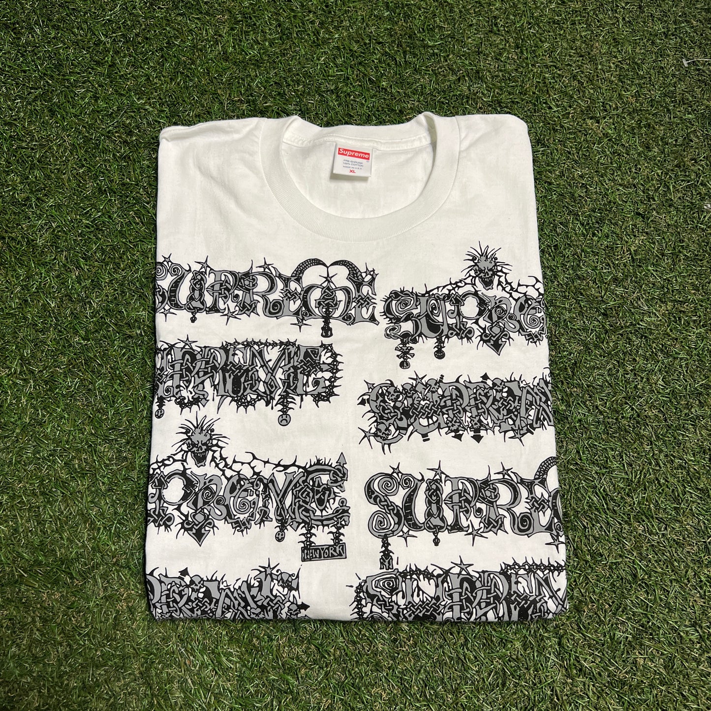 Supreme Wombat Barbed Wire Black Font Tee White Size XL USED x12321