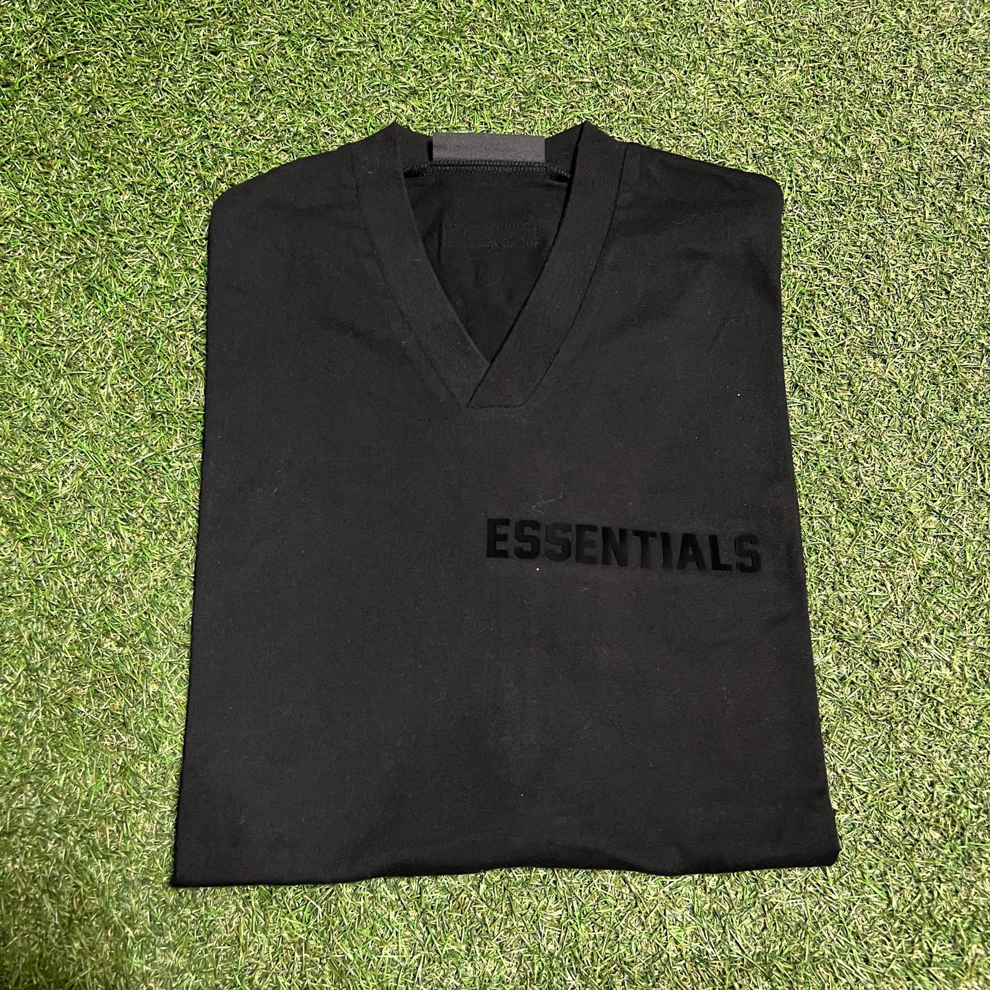 Essentials V Neck Tee Black Size Large NEW x12322