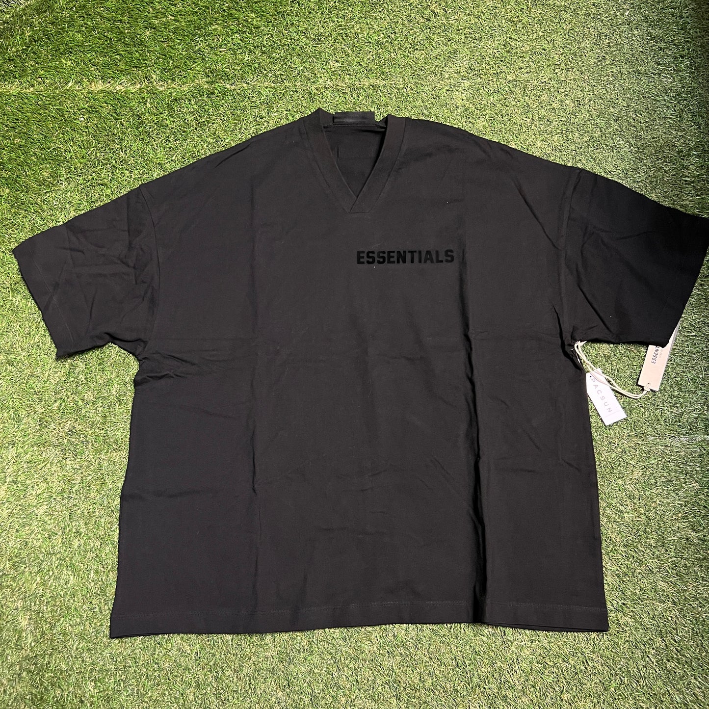 Essentials V Neck Tee Black Size Large NEW x12322