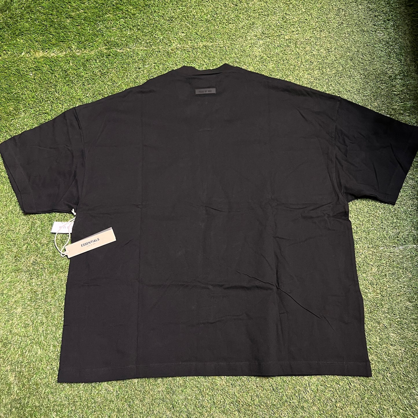 Essentials V Neck Tee Black Size Large NEW x12322