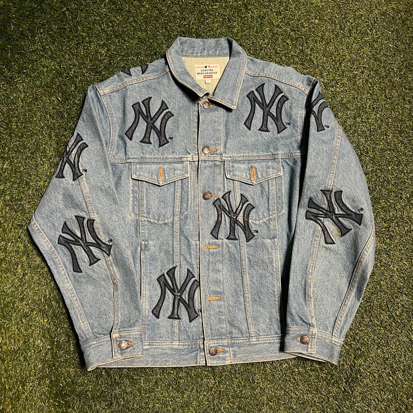 Supreme Yankees Denim Jacket Size Large USED x11479