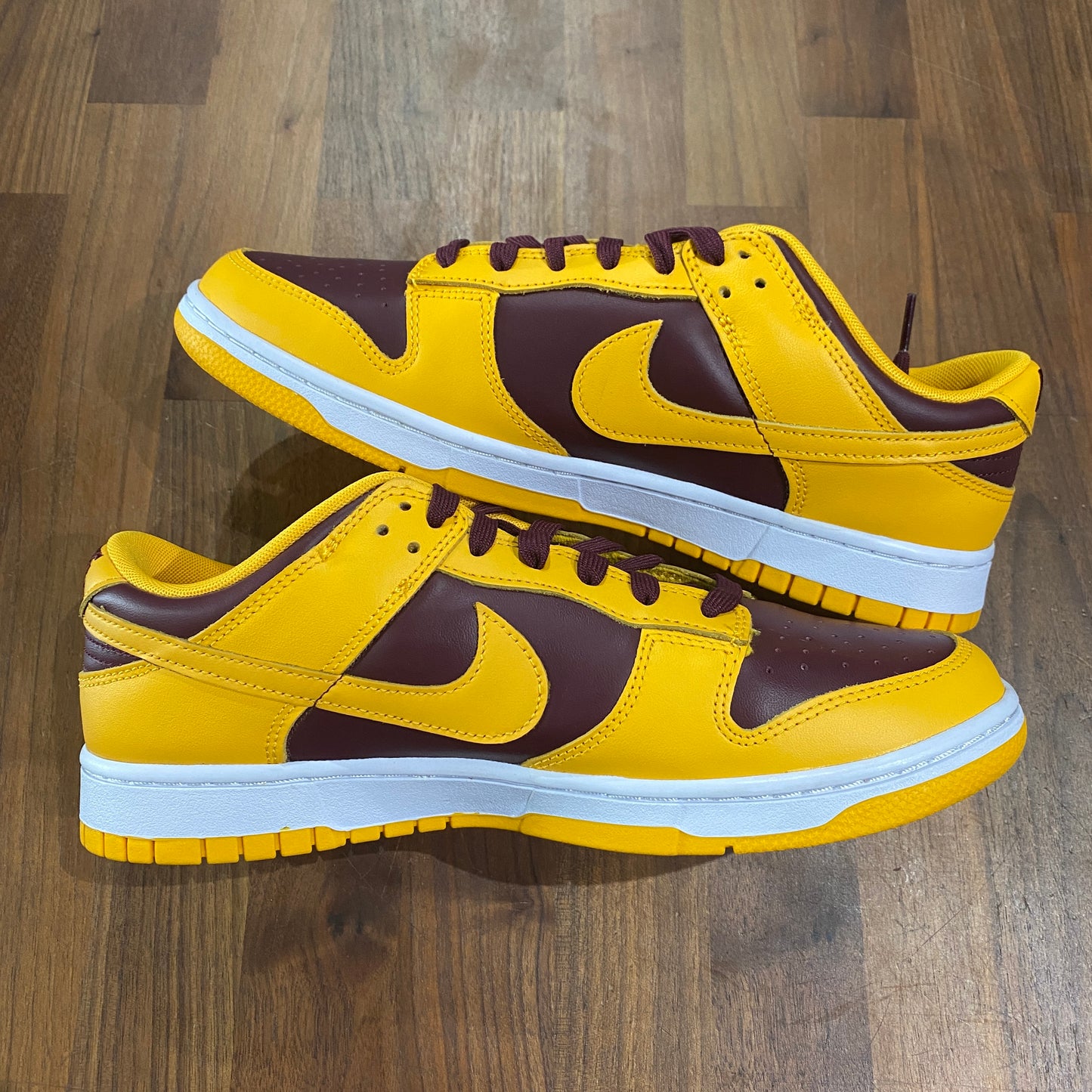 Nike dunk low Arizona State Size 10 NEW s14243