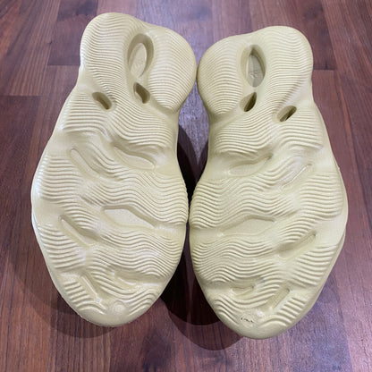 Yeezy Foam Runner Sulfur Size 10 NEW s14274