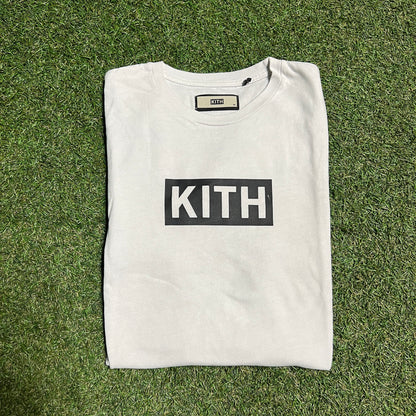 Kith Classic Box Logo White Tee Size Medium USED x12439