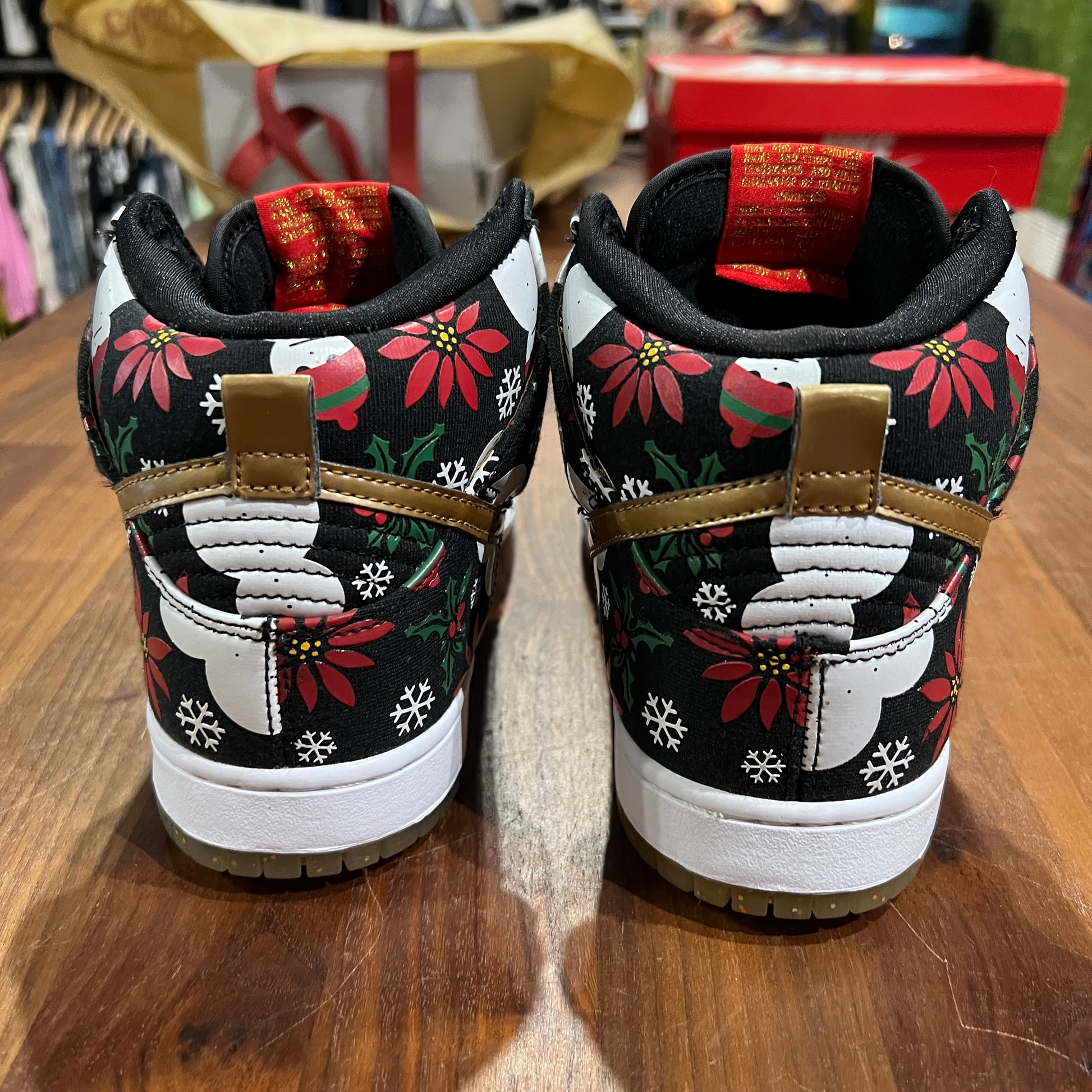 Nike SB Black Ugly Christmas Sweaters Size 6 USED REPLACEMENT BOX s1571