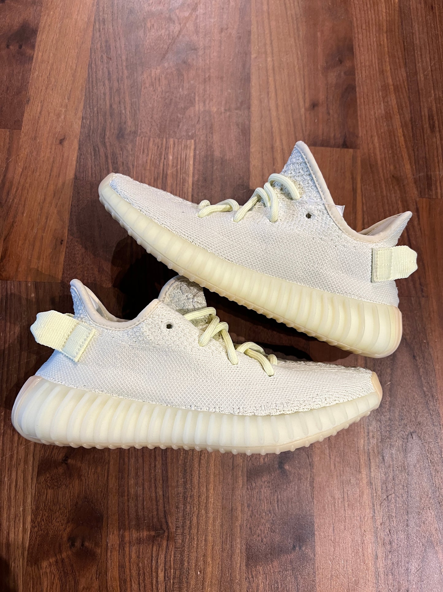 Yeezy 350 Butter Size 4 USED s4082