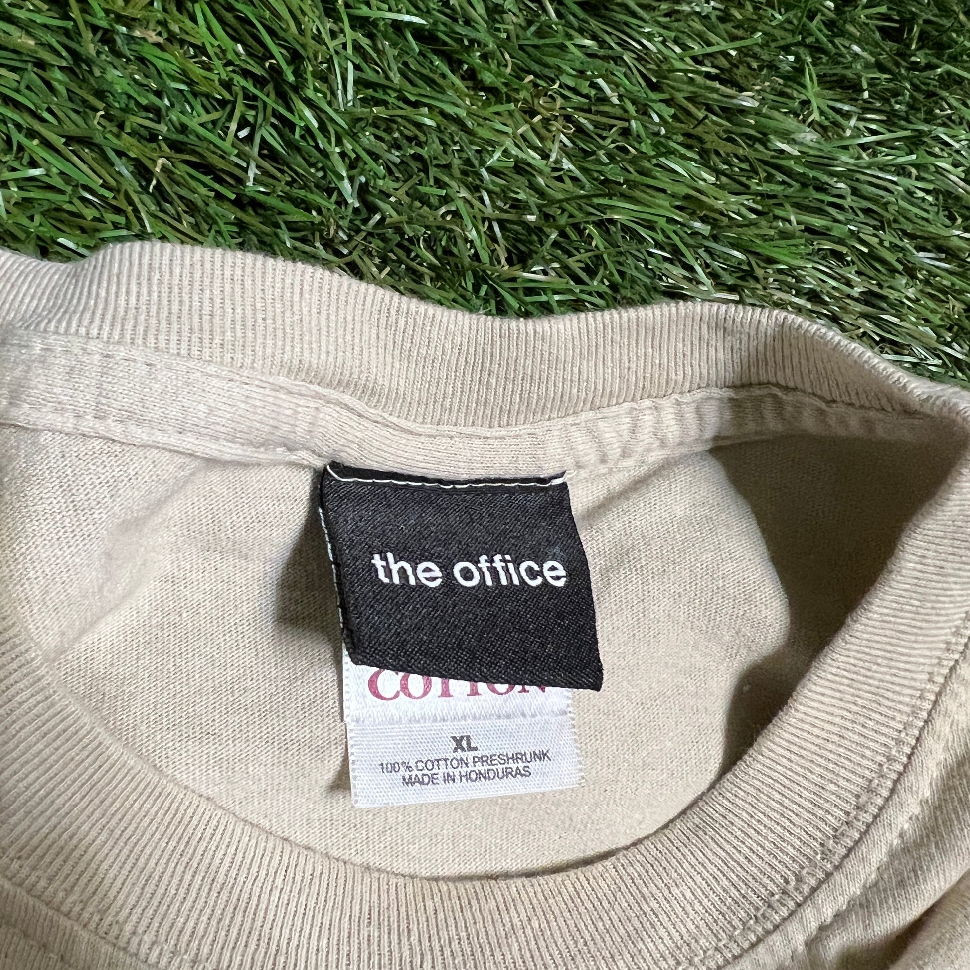 The office Dwite Tan Tee Size XL USED v3317