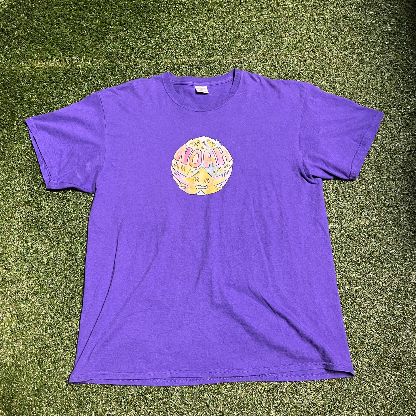 Noah Star with a Face Purple Tee Size XL USED x11247