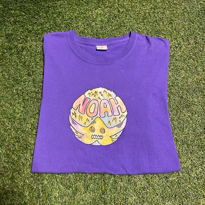 Noah Star with a Face Purple Tee Size XL USED x11247