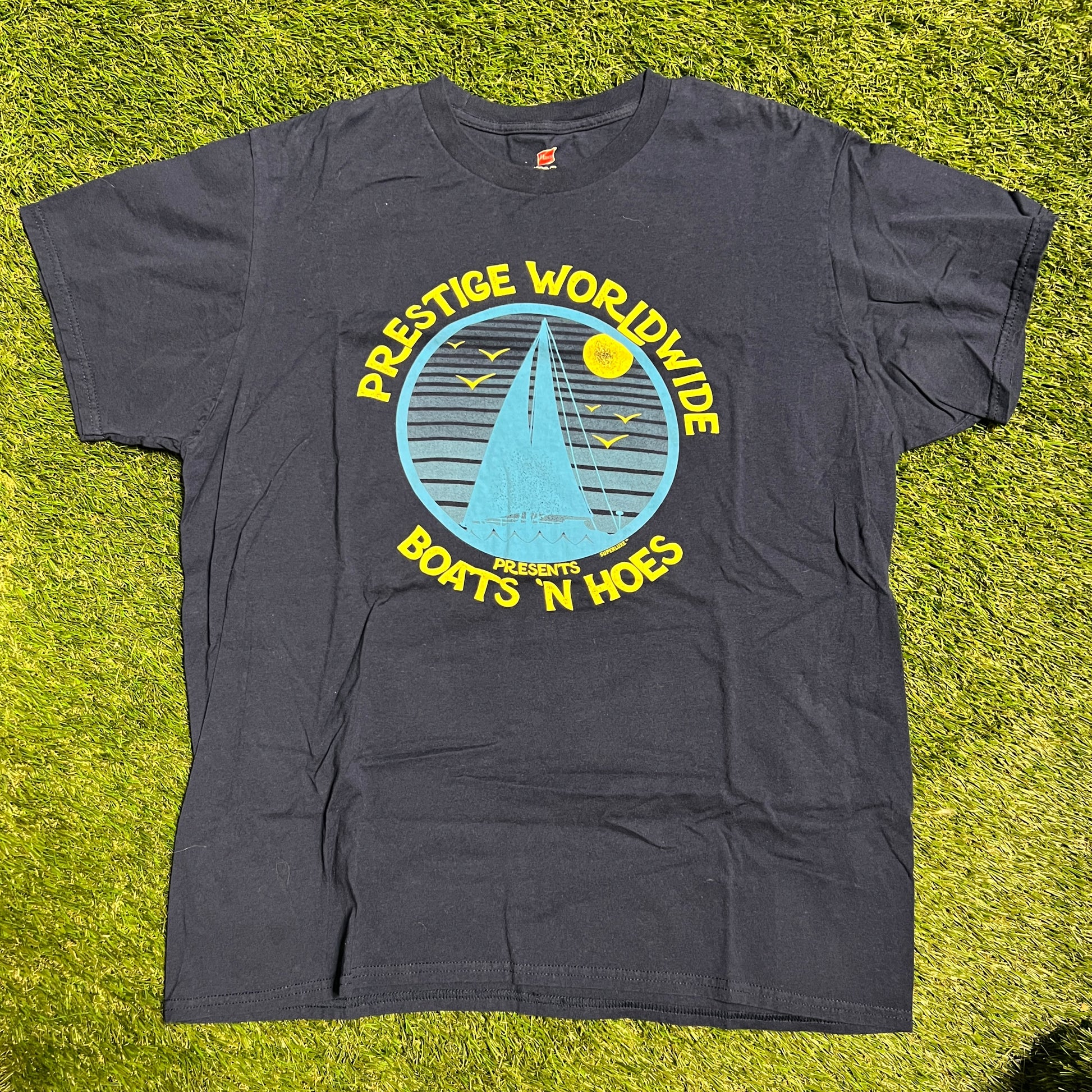 Prestige worldwide boats and hoes Navy Blue Tee Size XL USED v2766
