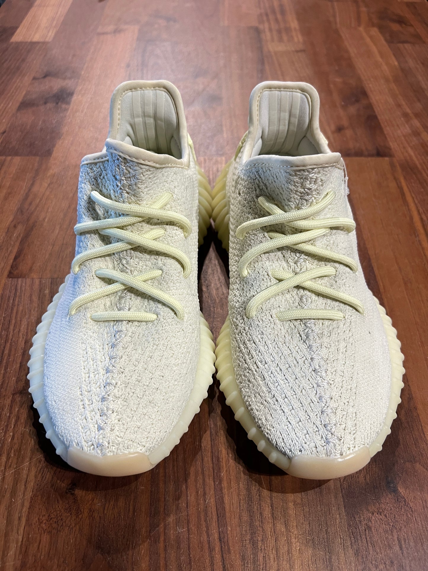 Yeezy 350 Butter Size 4 USED s4082