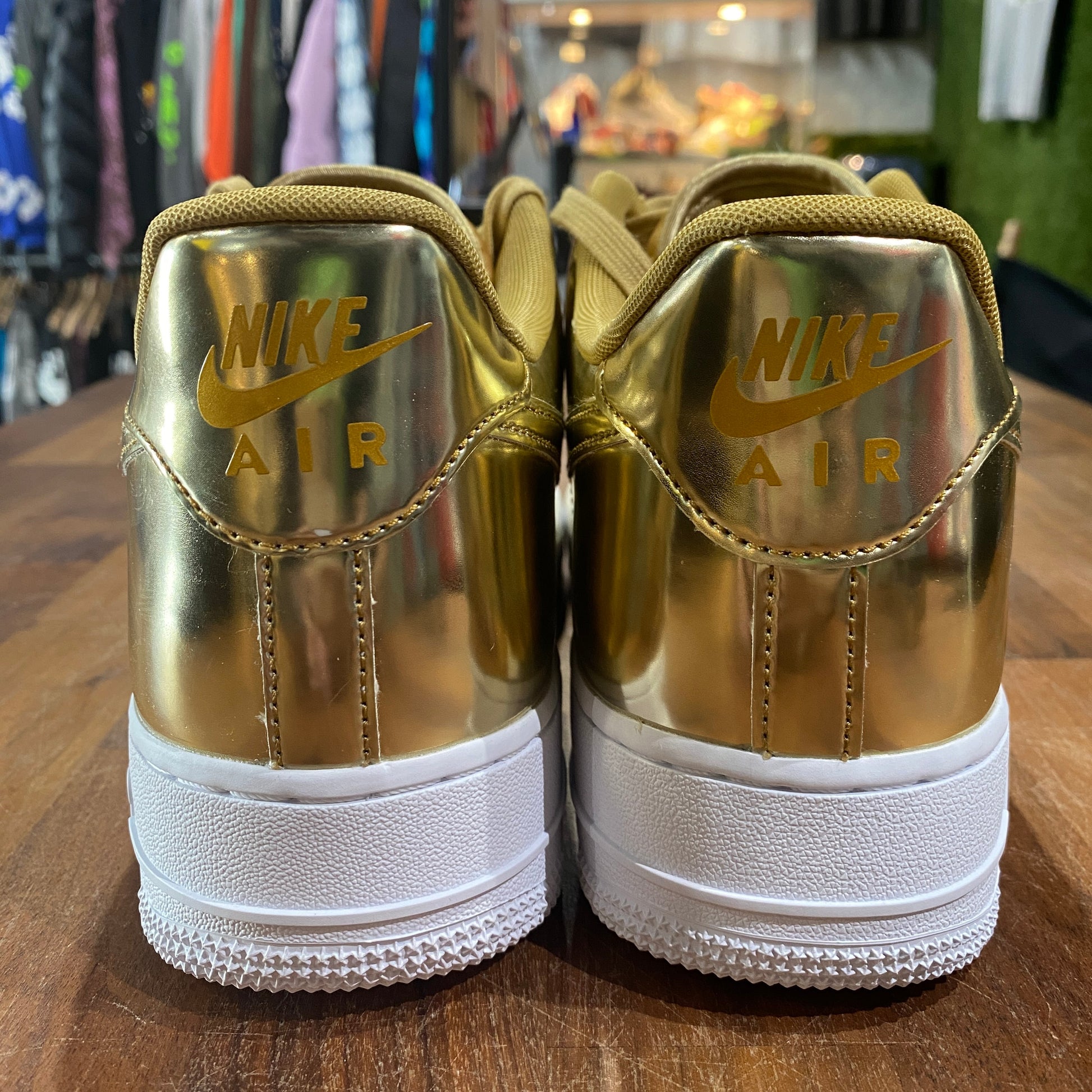 Nike Air Force One Metallic Gold Size 11m / 12.5w NEW s11601