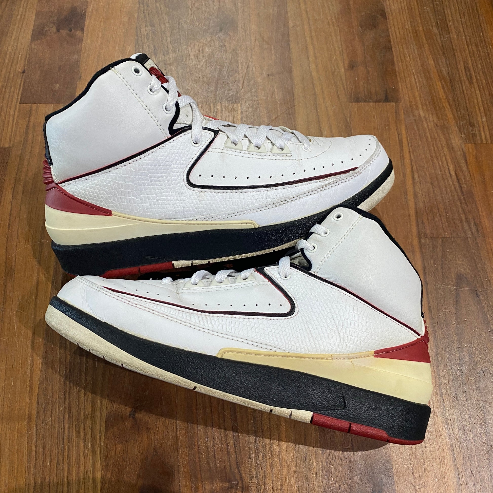 Jordan 2 White Varsity Red 2003 Size 8.5 USED s2139