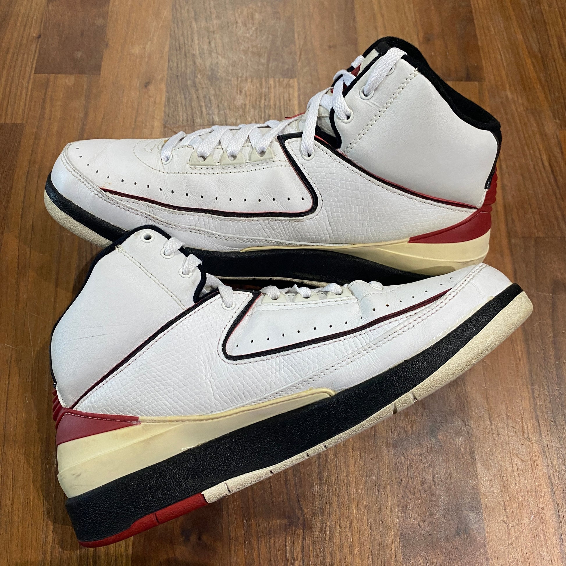 Jordan 2 White Varsity Red 2003 Size 8.5 USED s2139