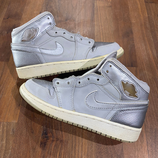 Jordan 1 GS ' Neutral Grey' Size 4y REPLACEMENT BOX USED s11969