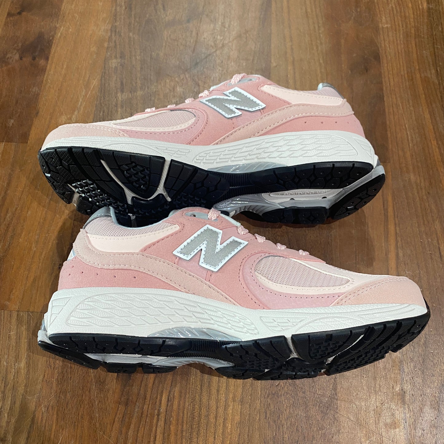 New balance 2002r pink sand Size 5 NEW s11991