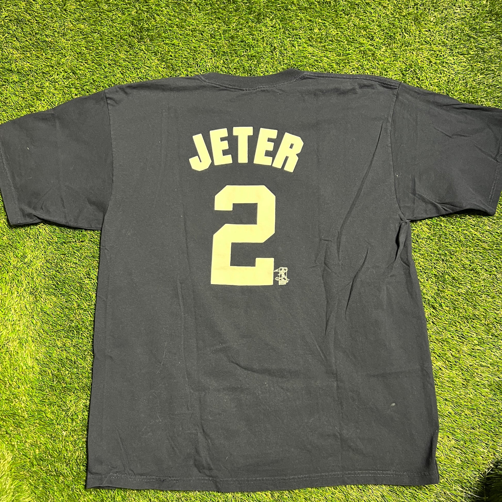 Yankees jeter 2 tee navy majestic tag Size XXL USED v12958