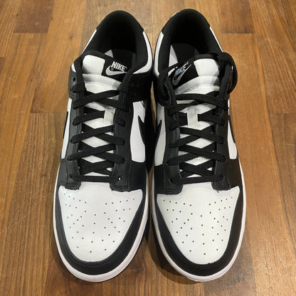 Nike dunk low panda Size 10.5M/12W NEW s12160