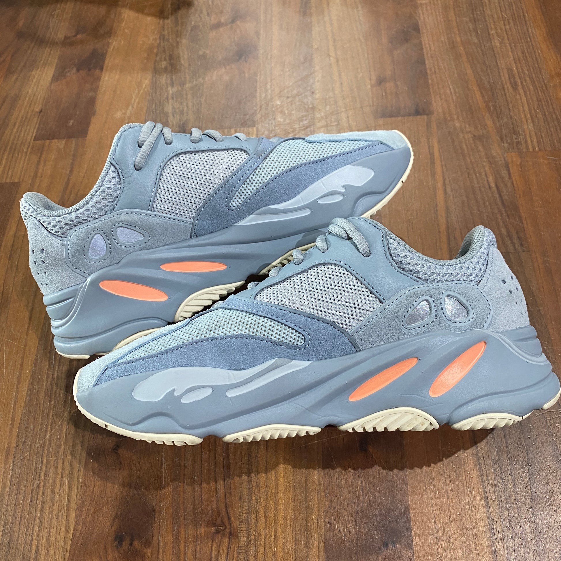 Yeezy 700 inertia Size 7.5 USED s12313