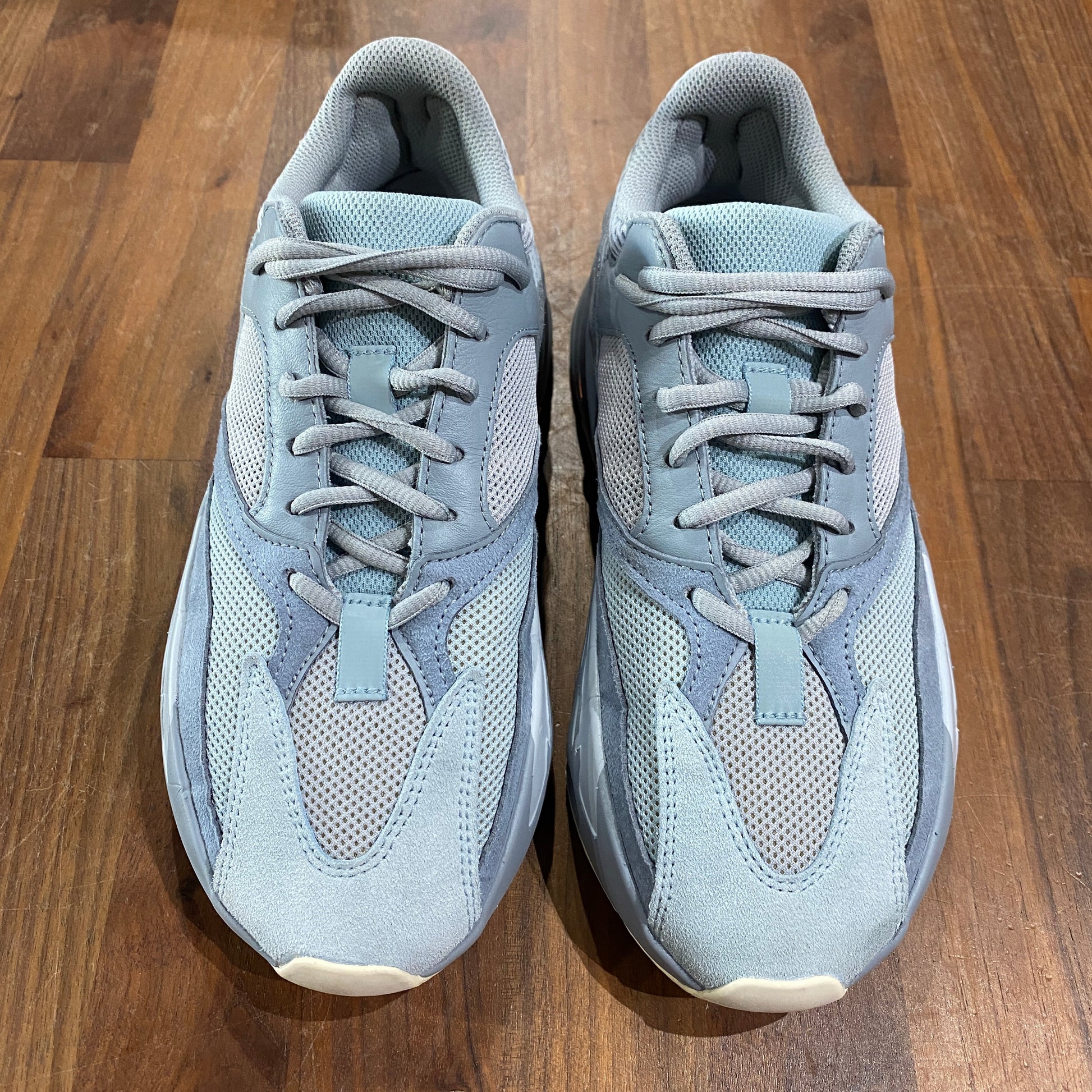 Yeezy 700 inertia Size 7.5 USED s12313