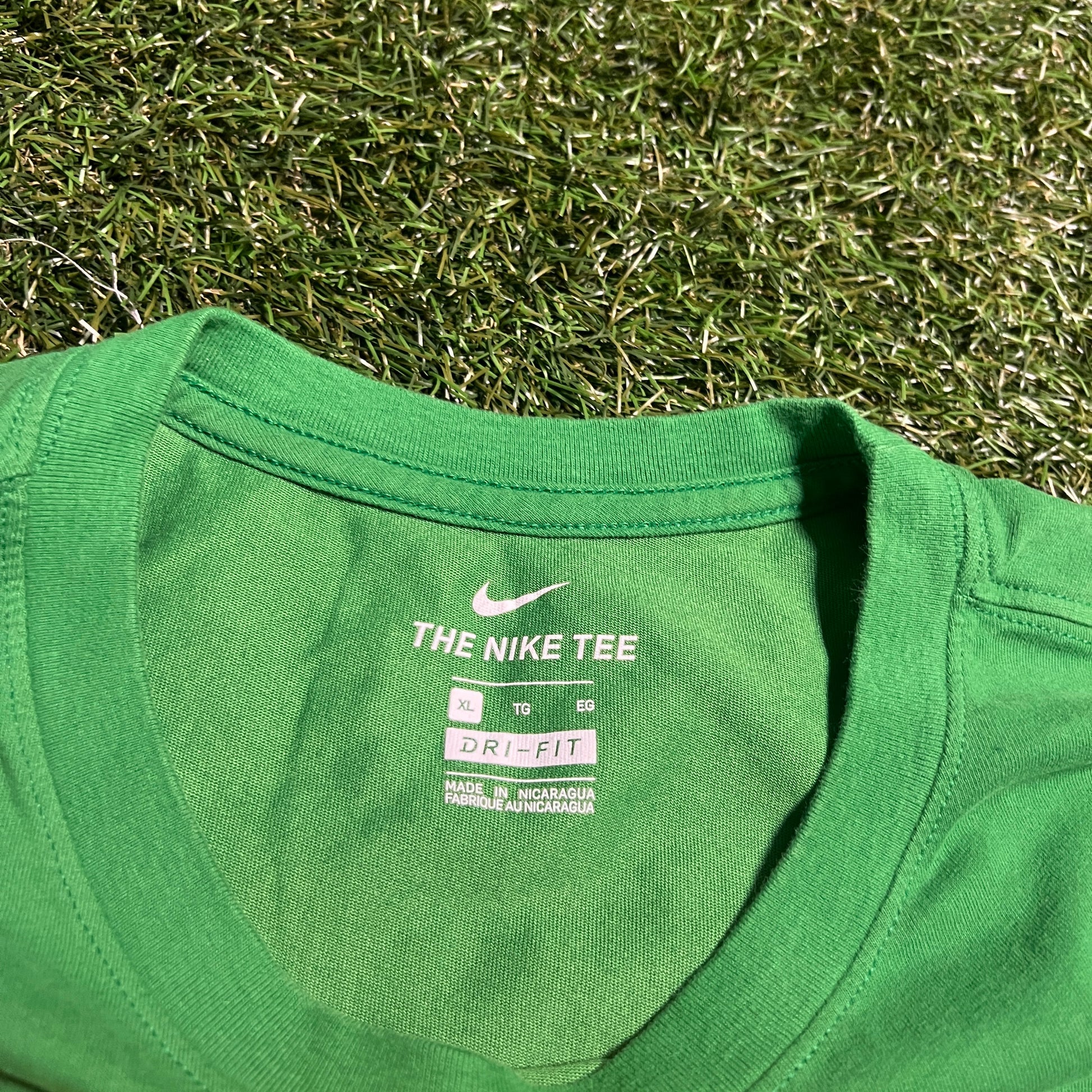 Nike Eugene Marathon Green Tee Size XL USED v13136
